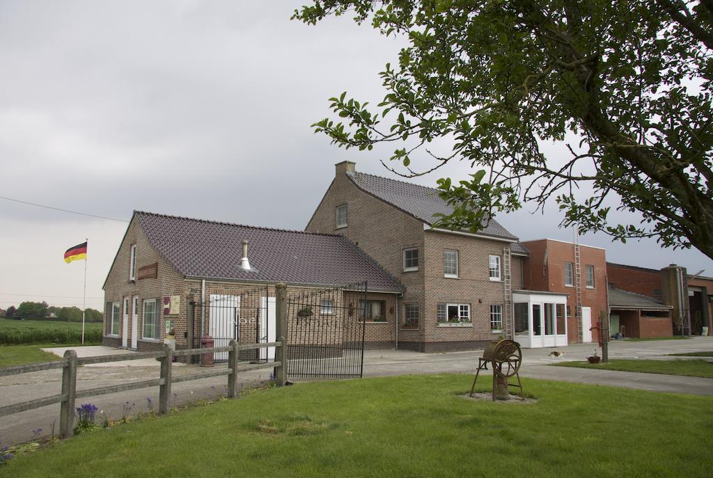 Breeden Steeger Hoeve Lichtervelde Bagian luar foto